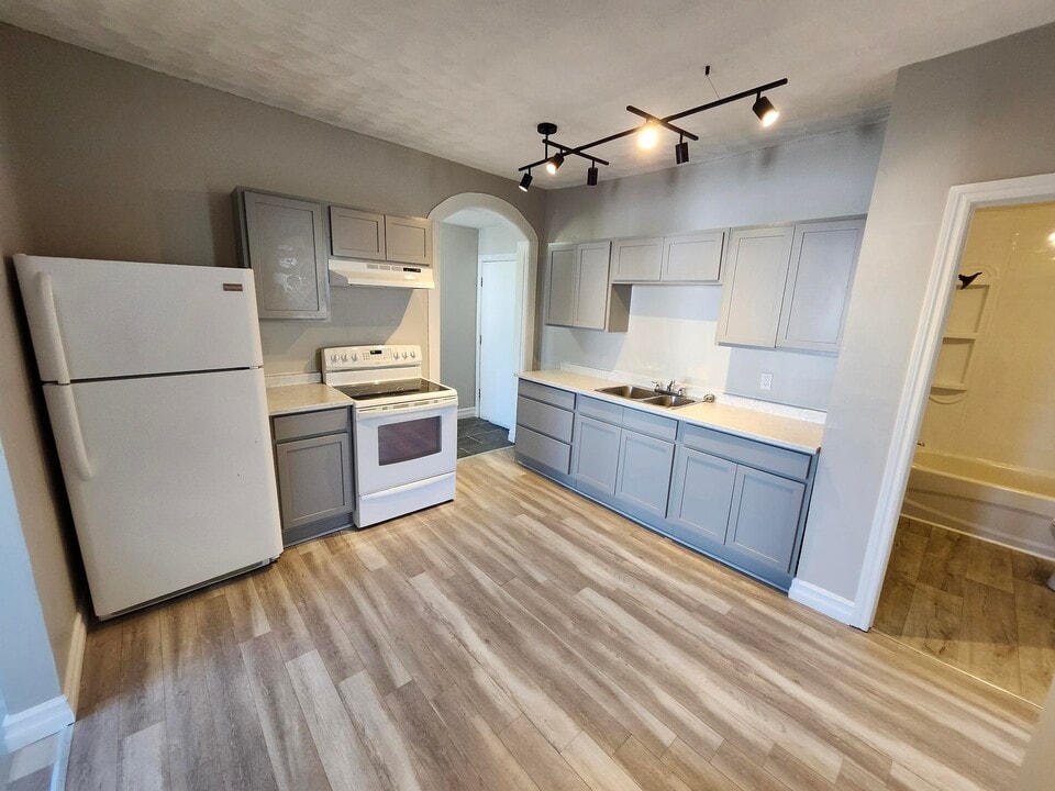 243 Ludlow St in Saint John, NB - Building Photo