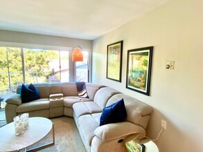 560 Avenida Sevilla in Laguna Woods, CA - Building Photo - Building Photo