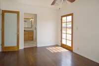 3032 Glenhurst Ave, Unit 3032 in Los Angeles, CA - Building Photo - Building Photo