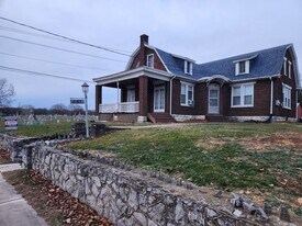 651 Lincoln Way W in Chambersburg, PA - Building Photo