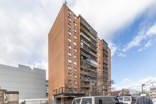 Tower East in Flushing, NY - Building Photo