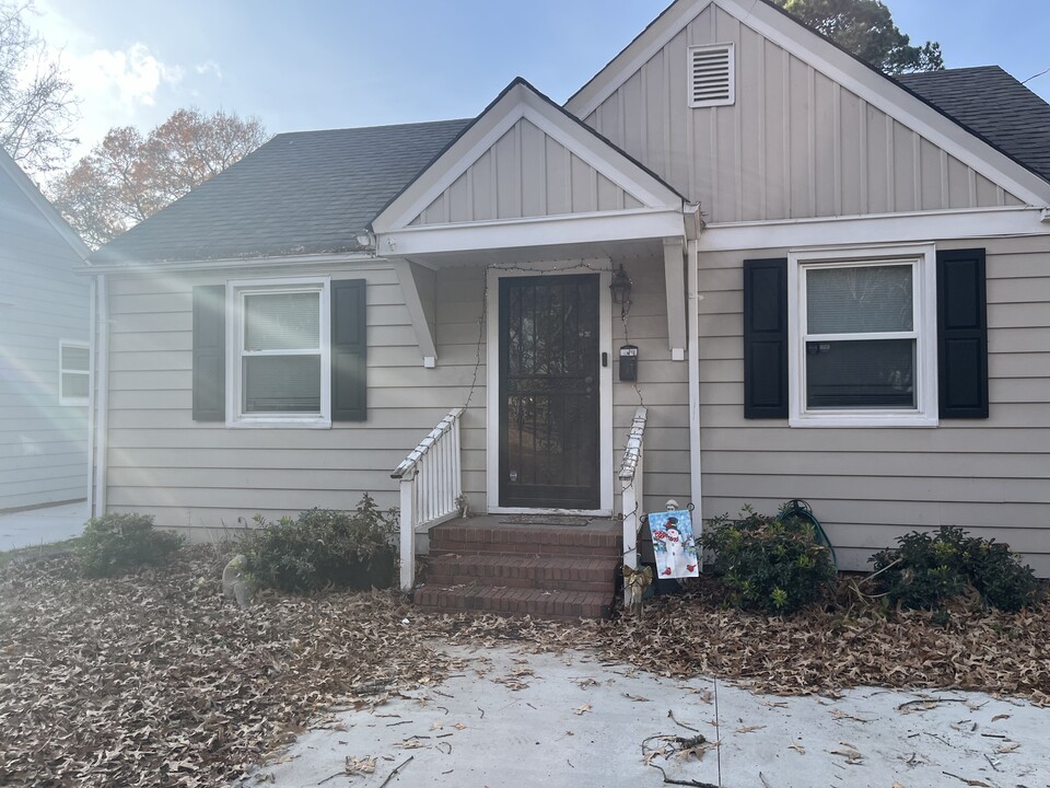 2605 Bapaume Ave in Norfolk, VA - Building Photo