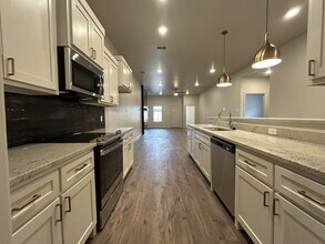 4104 Trenton Ave in Lubbock, TX - Foto de edificio - Building Photo