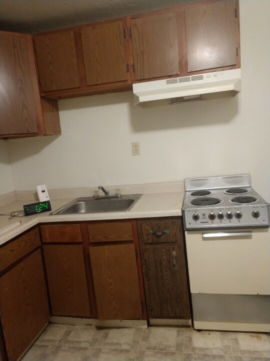 816 McKean Ave-Unit -517 S 5th St in Donora, PA - Building Photo