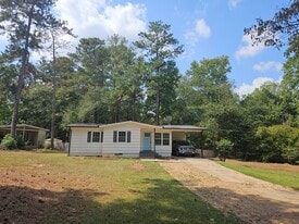 2046 Frank Ln SE in Marietta, GA - Building Photo