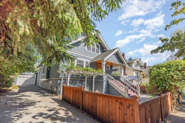 3026 NW 61st St in Seattle, WA - Building Photo - Building Photo