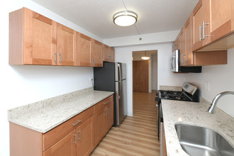 Beacon Park Apartments in Brookline, MA - Building Photo - Interior Photo