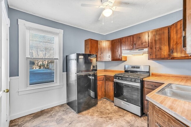 420 Elm St, Unit 2 in New Bedford, MA - Building Photo - Building Photo