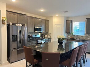 5147 Klein Orchard Dr in Houston, TX - Foto de edificio - Building Photo