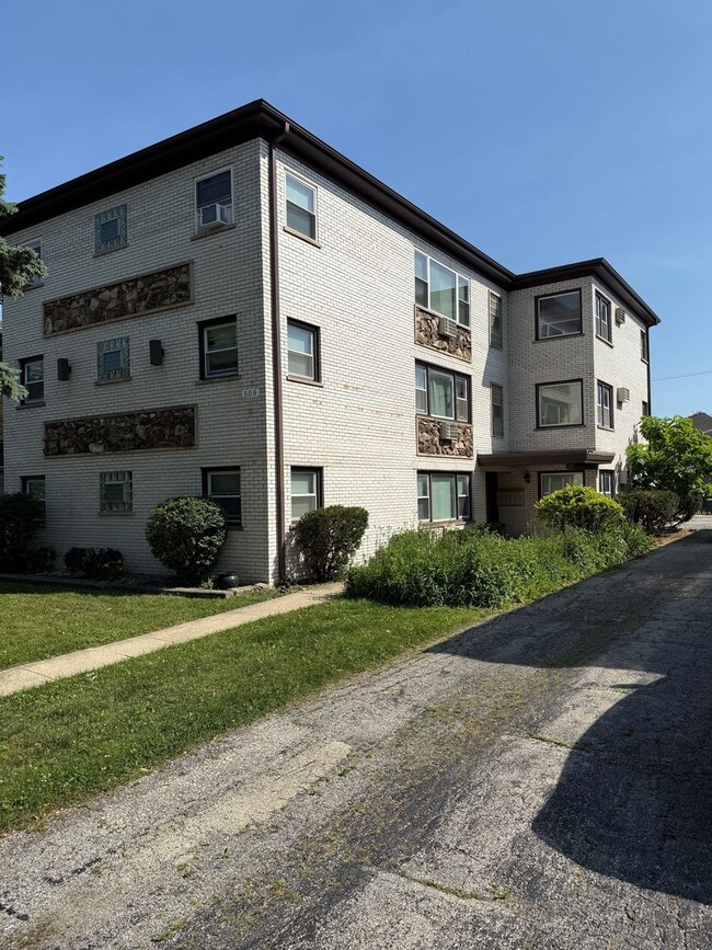 property at 509 Summit Ave