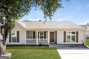 374 Eagles Crossing Cir in Riverdale, GA - Building Photo