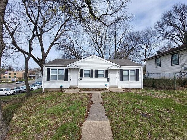 6154 Jackson Ave in Berkeley, MO - Building Photo - Building Photo