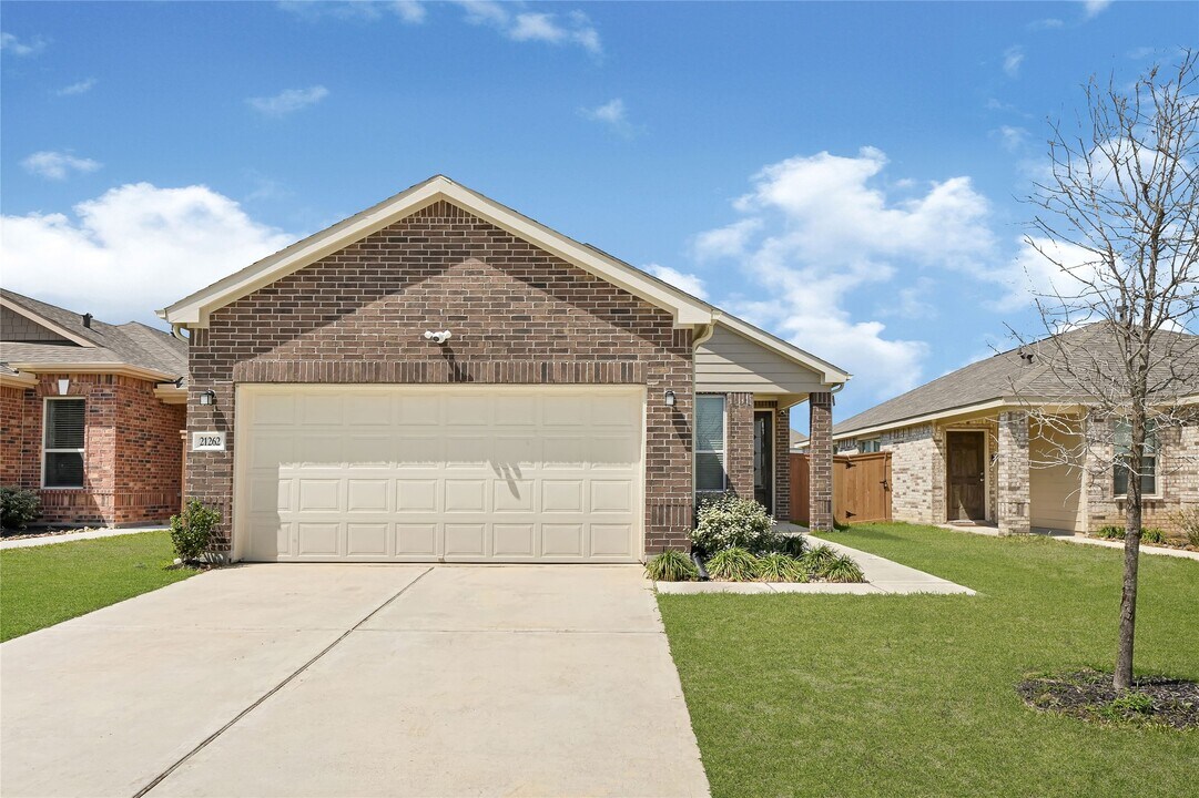 21262 Hbr Shr Dr in Cypress, TX - Building Photo