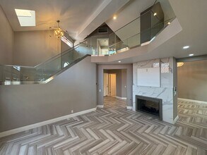 11716 Corte Sosegado in San Diego, CA - Foto de edificio - Building Photo