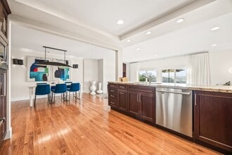 4452 Caminito Fuente in San Diego, CA - Building Photo - Building Photo