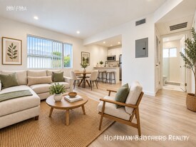 5732 Aldama St, Unit 3 in Los Angeles, CA - Building Photo