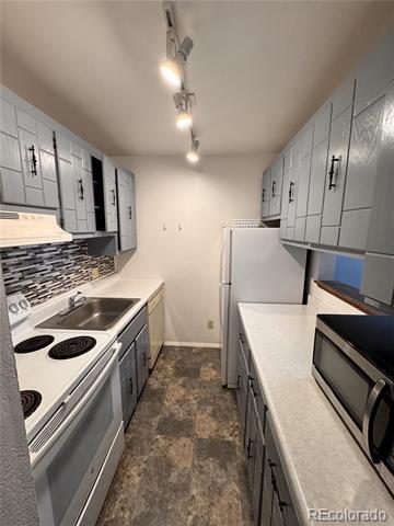 property at 3035 Oneal Pkwy