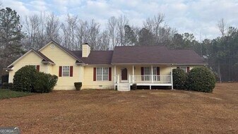 1400 Joe Stephens Rd in Franklin, GA - Building Photo