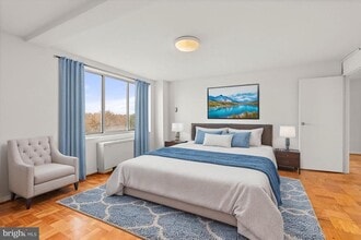 10201 Grosvenor Pl in Rockville, MD - Foto de edificio - Building Photo