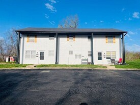 1406 Magnolia W in Excelsior Springs, MO - Building Photo