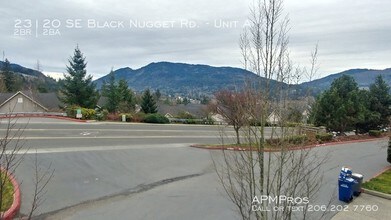 23120 SE Black Nugget Rd-Unit -Unit A in Issaquah, WA - Building Photo - Building Photo