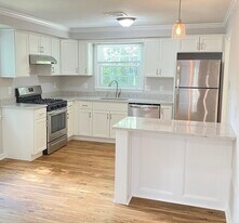 344 Neponset St in Canton, MA - Building Photo