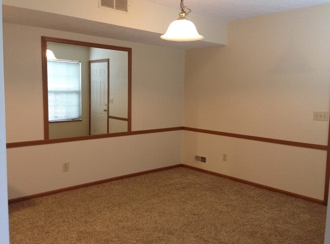 3616 Harris Ave NW in Canton, OH - Foto de edificio - Building Photo
