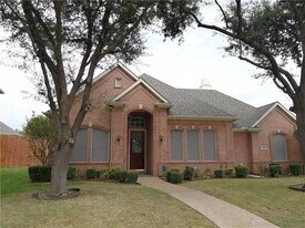 609 Sunningdale in Richardson, TX - Building Photo