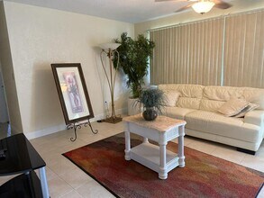 5839 NW 16th St in Sunrise, FL - Building Photo - Building Photo