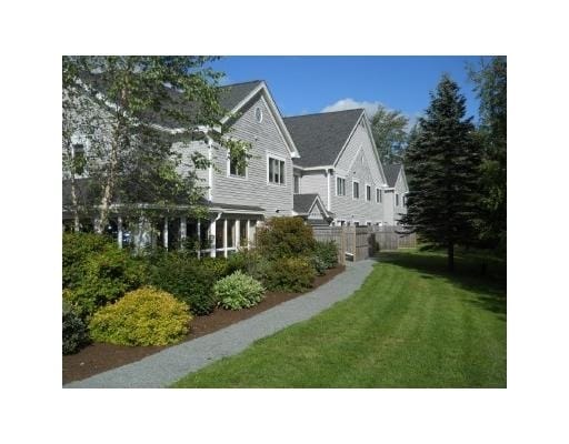 79 E Ridge Rd in Southwest Harbor, ME - Foto de edificio - Building Photo