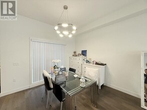 7168 Lynnwood Dr. in Richmond, BC - Building Photo - Building Photo