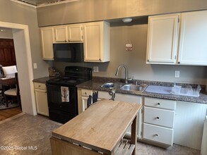 4 Lawrence St in Rensselaer, NY - Building Photo - Building Photo