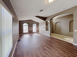 22611 Roderick Dr in Land O Lakes, FL - Foto de edificio - Building Photo