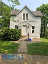 522 Niagara St in Eau Claire, WI - Building Photo - Building Photo