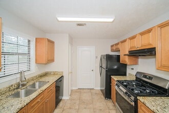 239 Northbridge Dr in Stockbridge, GA - Building Photo - Building Photo