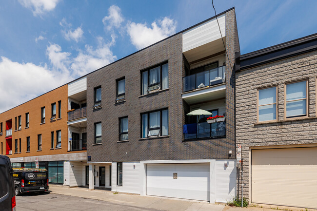 265 Bérard Rue in Montréal, QC - Building Photo - Building Photo