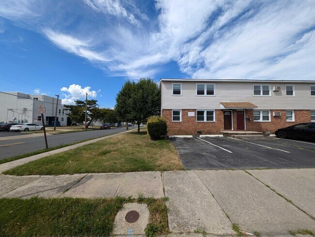 1935 Columbia Ave in Atlantic City, NJ - Building Photo - Building Photo
