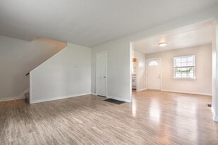 Beechmont Townhomes in Louisville, KY - Building Photo