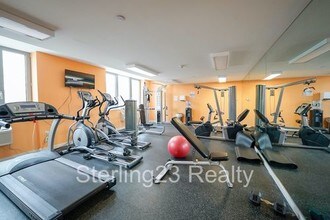 11-05 30th Rd-Unit -2A in Queens, NY - Foto de edificio - Building Photo