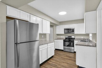 19 Delaine Dr in Normal, IL - Building Photo - Building Photo
