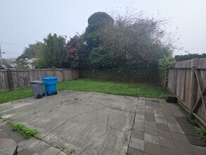 1132 Henderson St in Eureka, CA - Building Photo - Building Photo