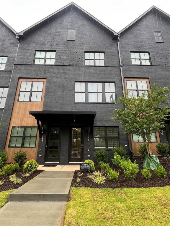 property at 661 Soul Aly