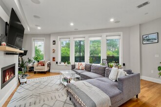 275 Old Colony Ave, Unit Unit 2 in Boston, MA - Building Photo - Building Photo