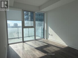 105 Oneida Crescent in Richmond Hill, ON - Building Photo