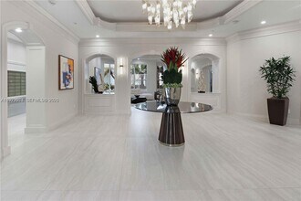 3802 NE 207th St in Aventura, FL - Building Photo - Building Photo