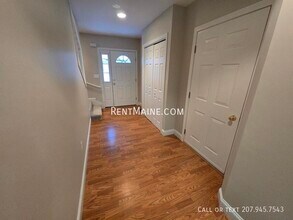 33 Burleigh Rd in Bangor, ME - Building Photo - Building Photo