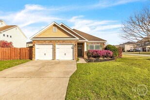 80 Butler Dr in Richmond Hill, GA - Building Photo