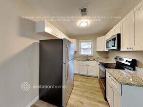 954 Pine Roc Way in Stone Mountain, GA - Foto de edificio - Building Photo