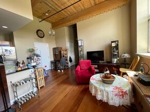 52 Lawrence Dr, Unit 515 in Lowell, MA - Foto de edificio - Building Photo