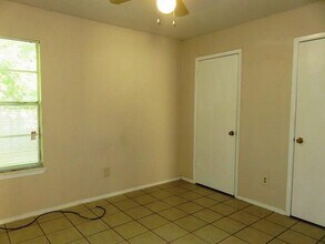 522 Lenora Dr in Taylor, TX - Foto de edificio - Building Photo